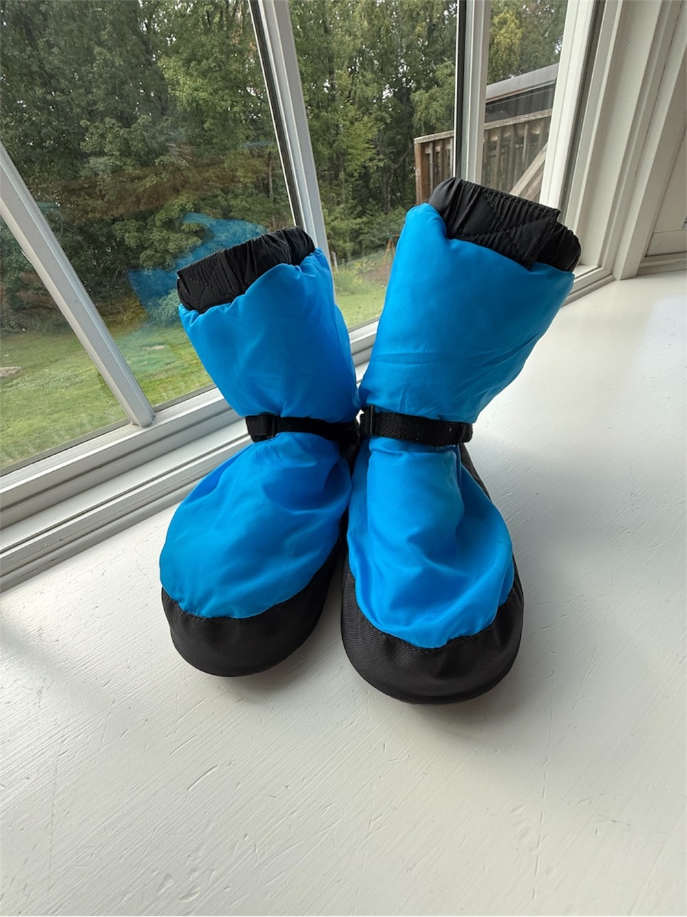 Like new! Bloch Womens Warm Up Dance Booties (size small)